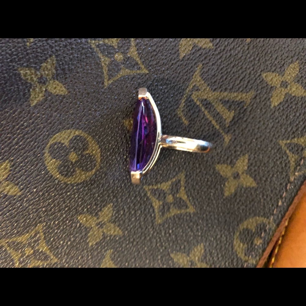 Amethyst 14k gold ring - Picture 5 of 8